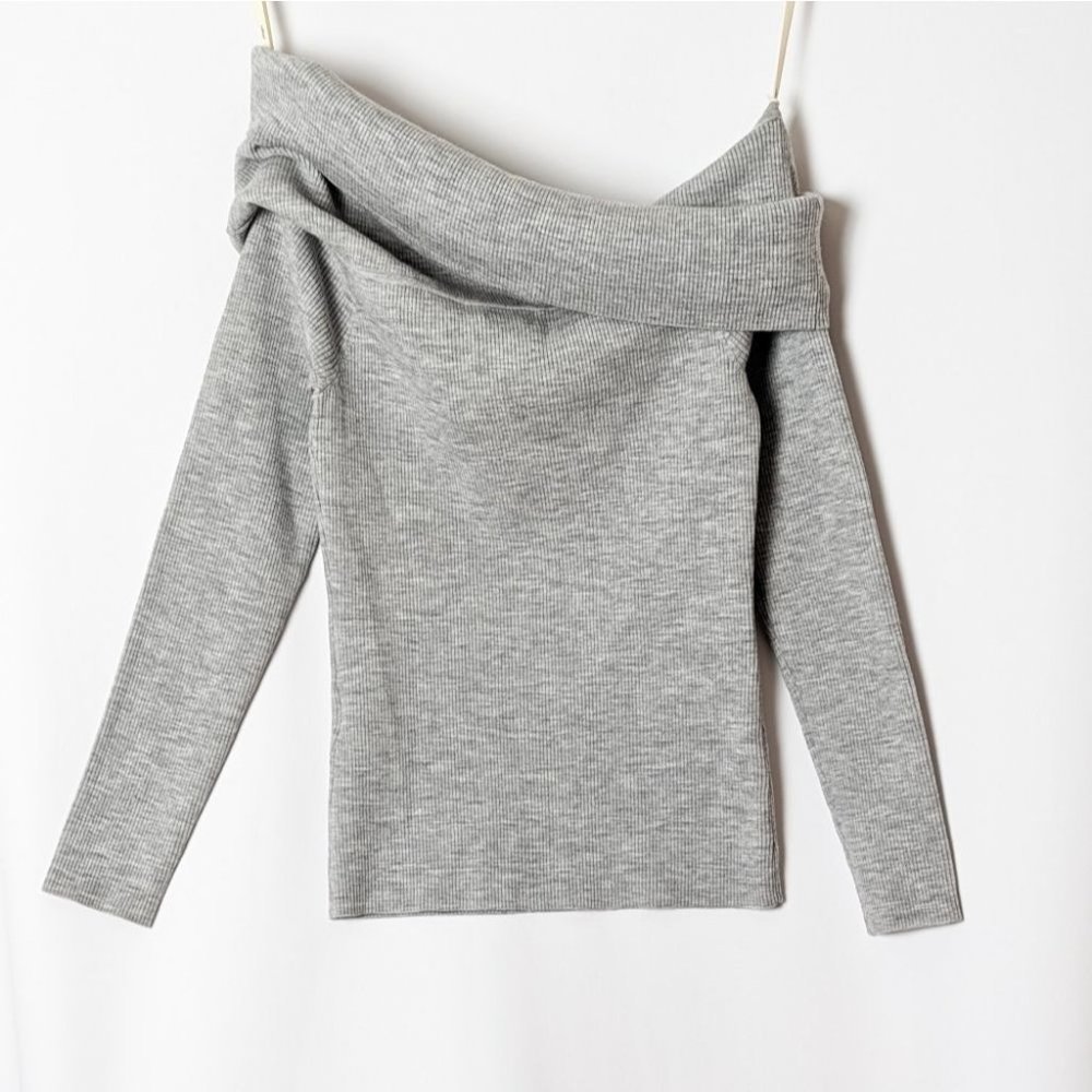 ❌SOLD❌ WILFRED Croquis Sweater  Ribbed Off Shoulder Light Grey Aritzia - Picture 7 of 11